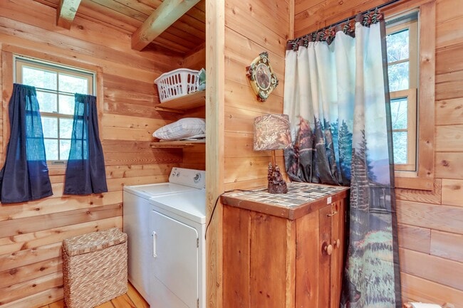 Building Photo - 808 Mill Stone Mountain Ln