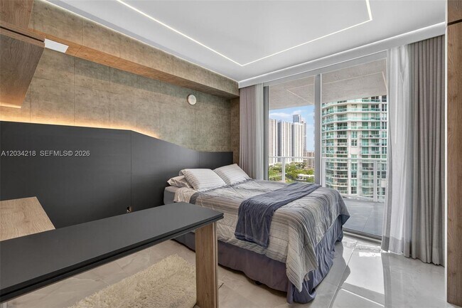 Building Photo - 300 Sunny Isles Blvd