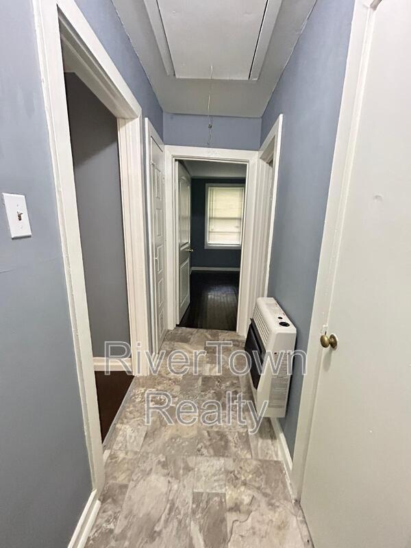 Building Photo - 2718 Windsor Pkwy