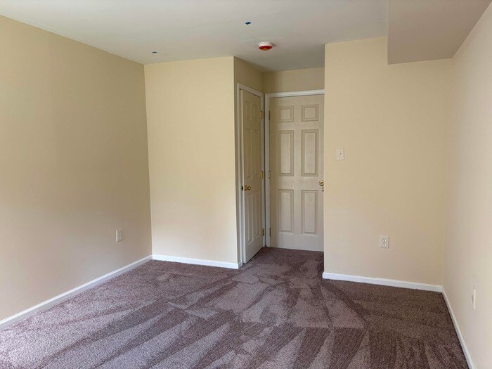 Building Photo - 7111 Donnell Pl