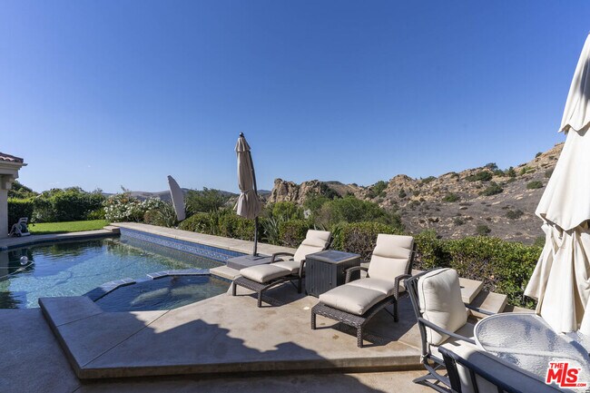 Building Photo - 19 Ranchero Rd