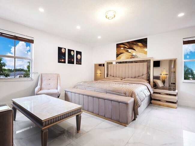 Building Photo - 4860 SW 161st Ln