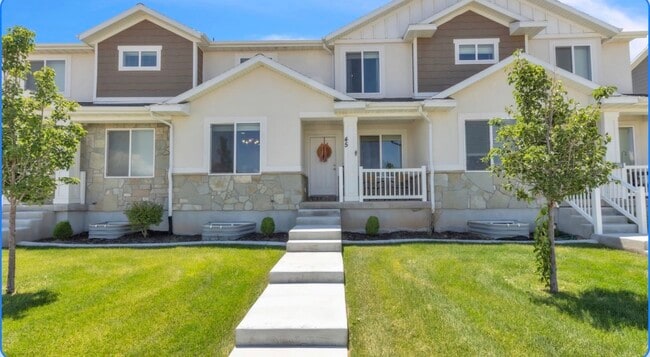 Exterior - 45 E 970 N