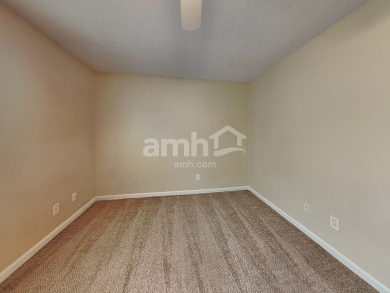 Building Photo - 329 Westminster Dr