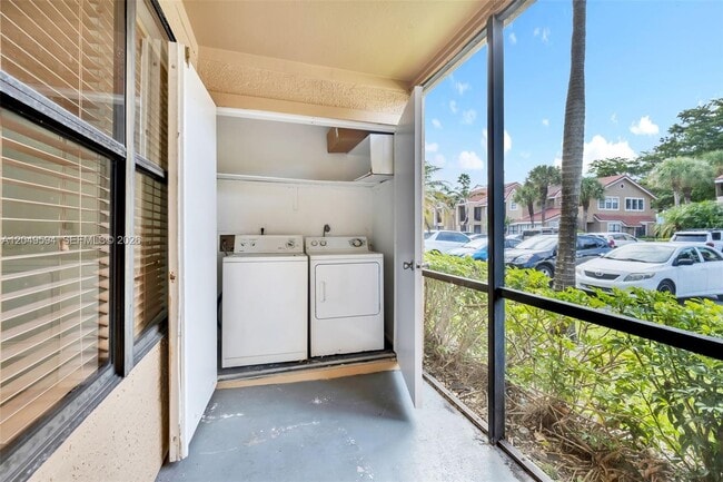 Building Photo - 15560 SW 104th Terrace