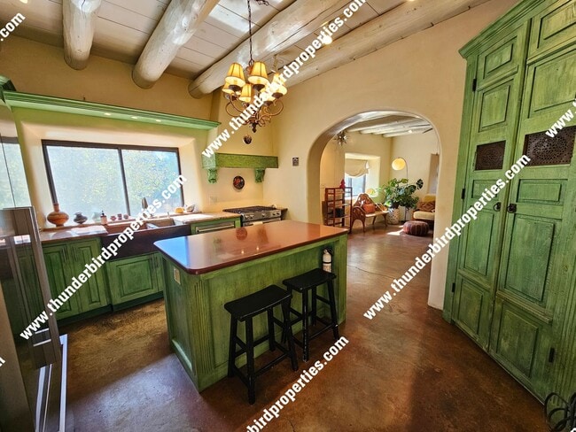 Building Photo - Charming Historic Tesuque Home – Fully Fur...