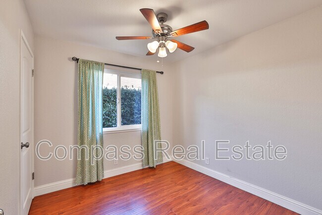 Building Photo - 31101 Fredi St