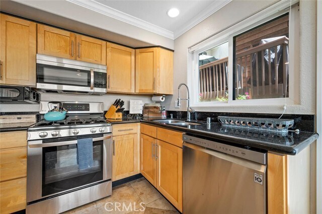 Building Photo - 174 Cliff Dr