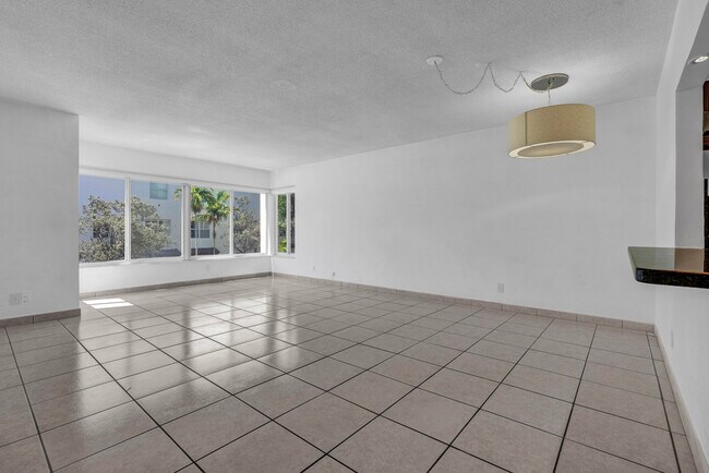 Building Photo - 1965 S Ocean Blvd