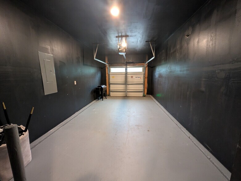 Building Photo - Room in Townhome on Sullins Rd