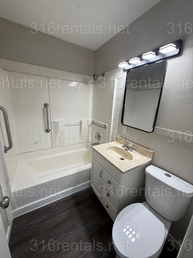 Building Photo - $1445 -** COMING SOON** 4 bedroom / 2 bathroom - Beautiful Single Family Home