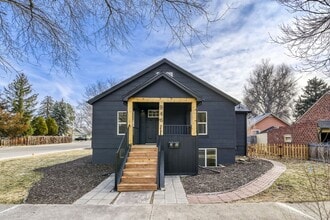 Building Photo - 946 Pratt St