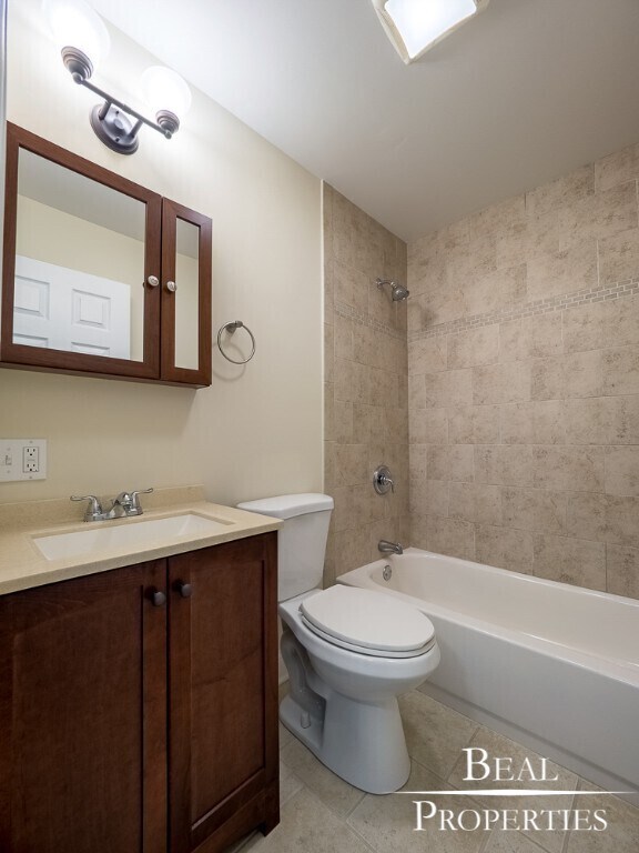Building Photo - Clark & Arlington One Bedroom