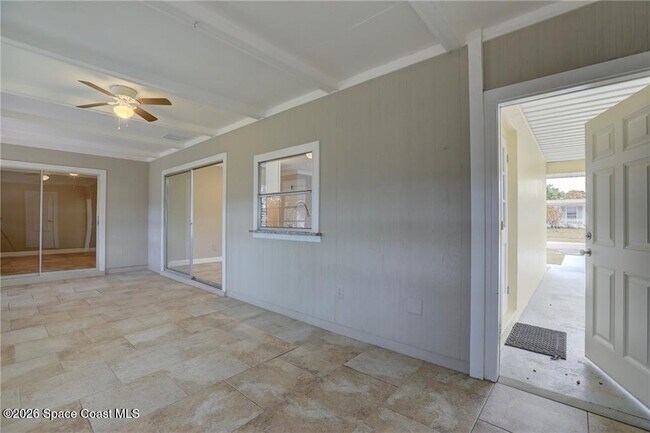 Building Photo - 866 Gilbert St