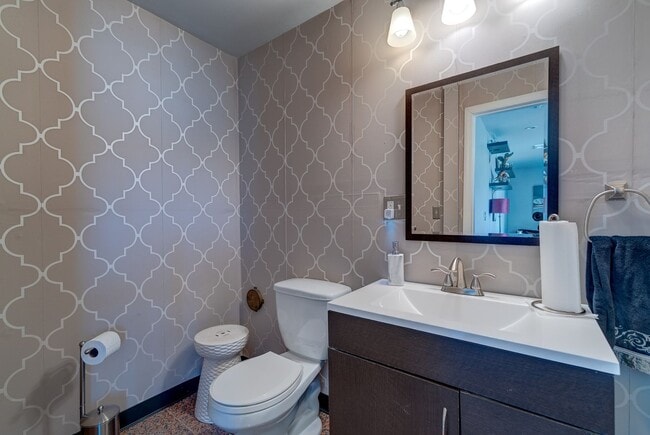 Building Photo - Spring Glen Business Center