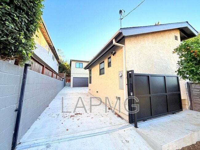 Building Photo - 4762 Charters Ave