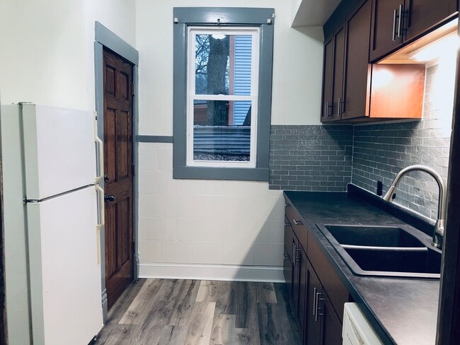 kitchen - 201 S Bassett St