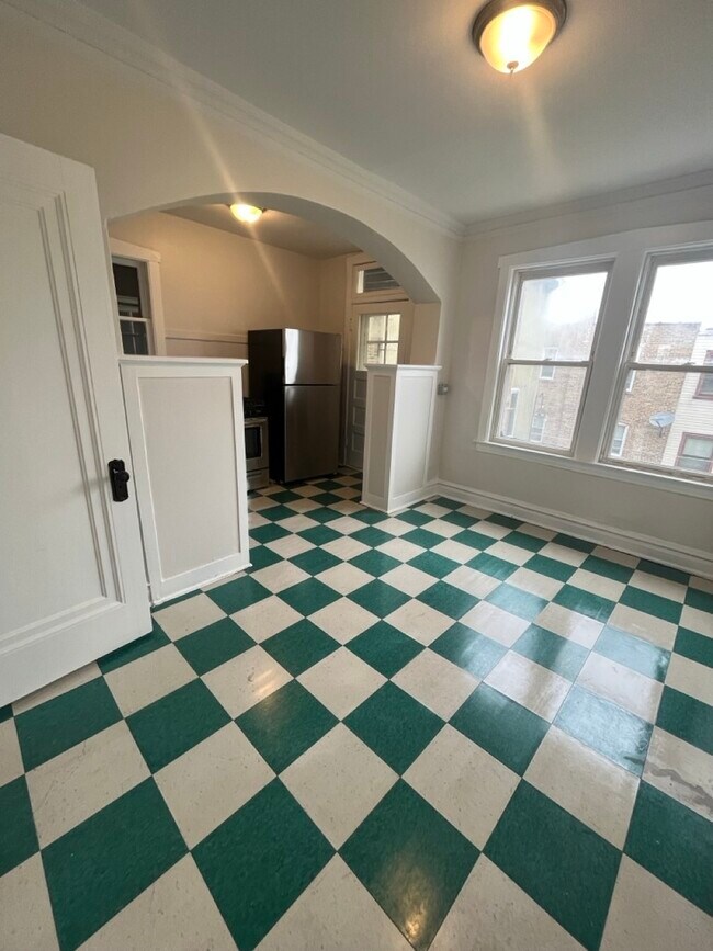 Building Photo - 5042 W 21st Pl
