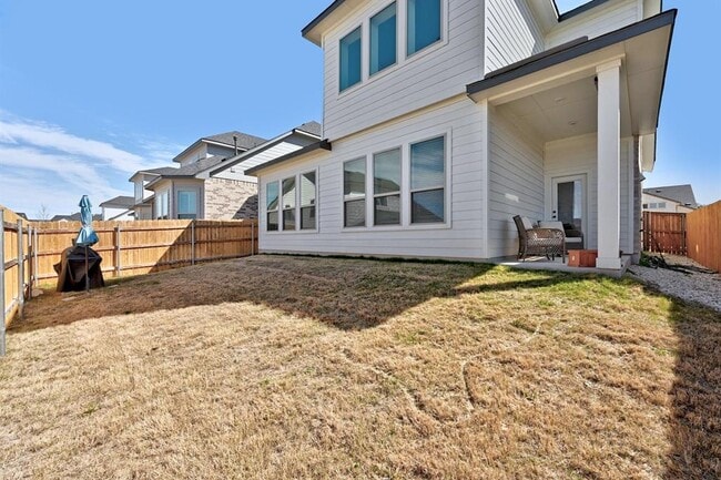 Building Photo - 13004 Bloomington Dr
