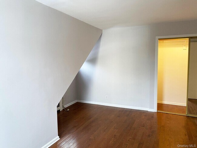 Building Photo - 456 Broadway