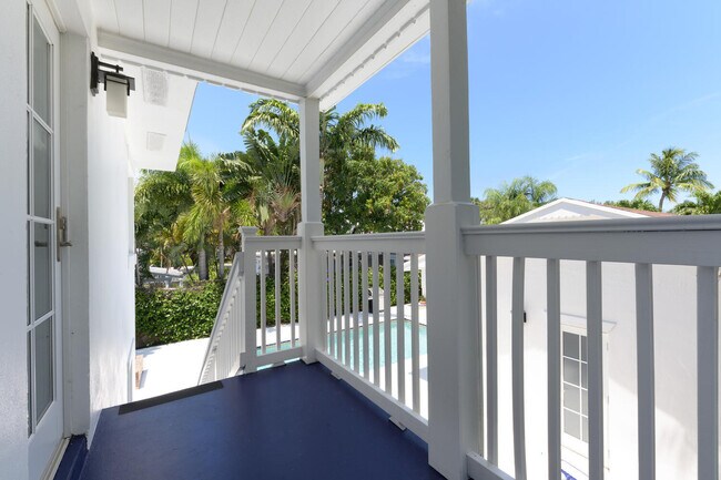 Building Photo - 123 N Palmway