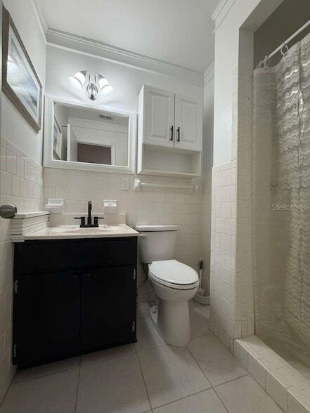 Building Photo - 1832 Sunny Dr