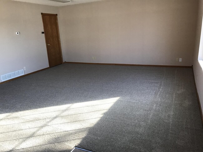 Building Photo - 1550 S Gold St