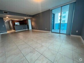Building Photo - 2641 N Flamingo Rd