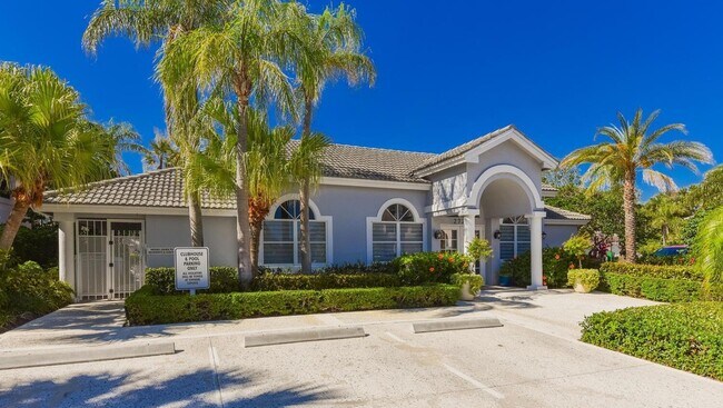 Building Photo - 3104 Fairway Dr N