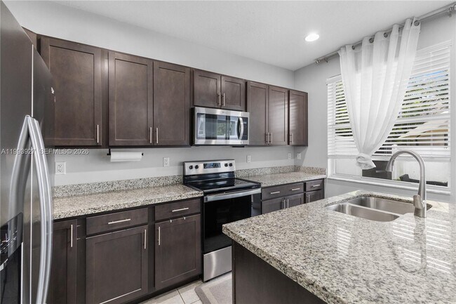 Building Photo - 4813 NW 48th Terrace