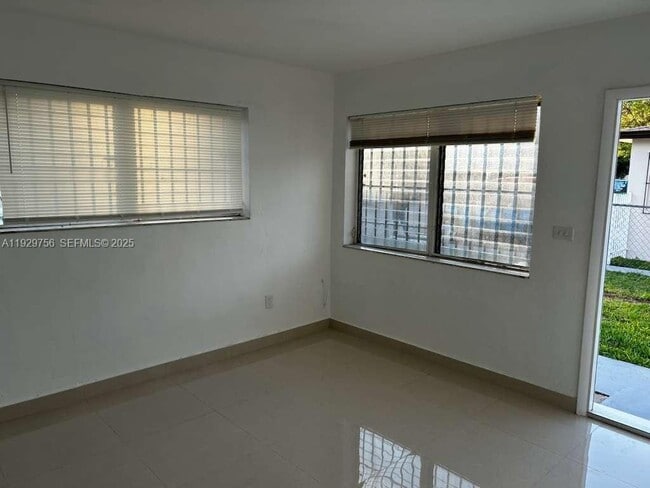 Building Photo - 3120 NW 19th Ave