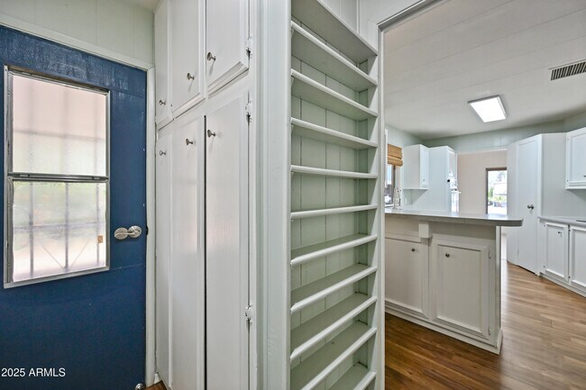 Building Photo - 156 N Hawes Rd