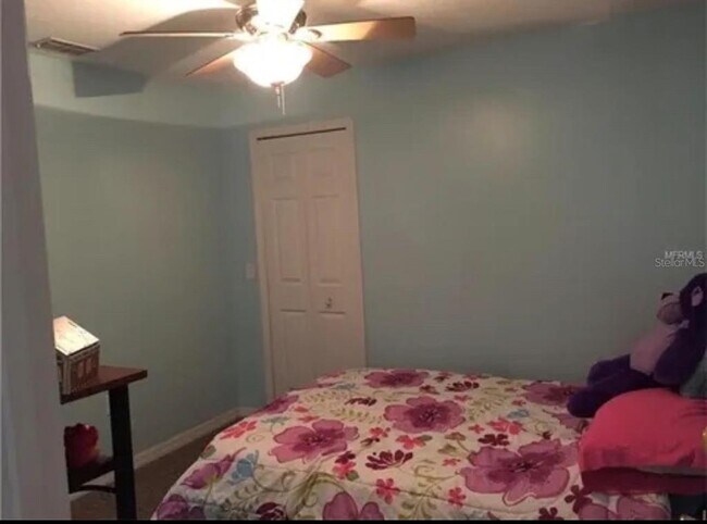 Building Photo - 722 Rollins Dr