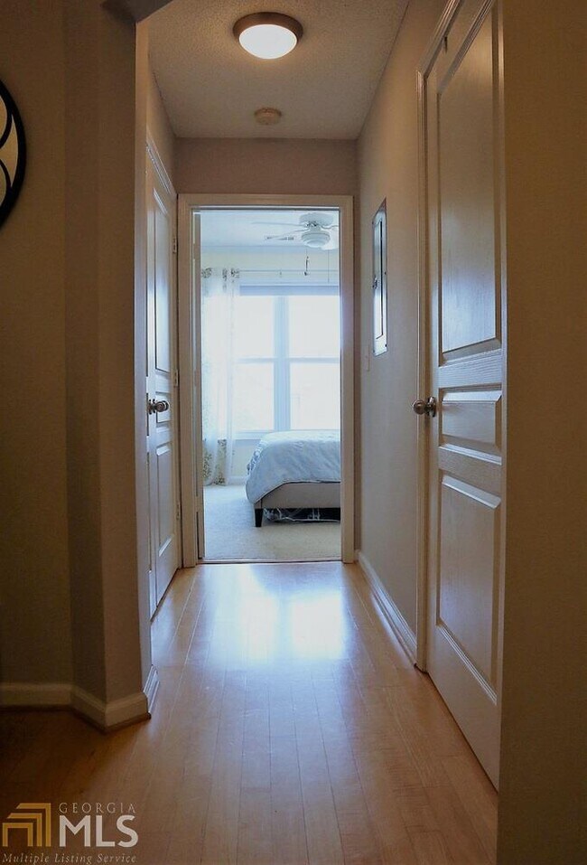 Building Photo - 10 Perimeter Summit Blvd