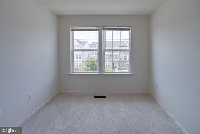 Building Photo - 25636 Pleasant Valley Rd