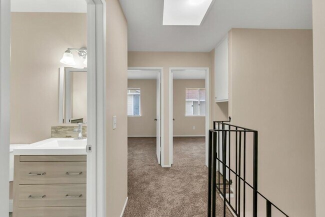 Building Photo - 4082 Weymouth Ln