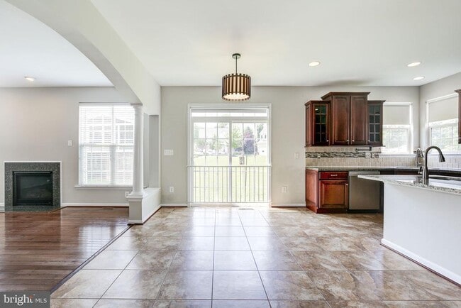 Building Photo - 2311 Whitley Rd