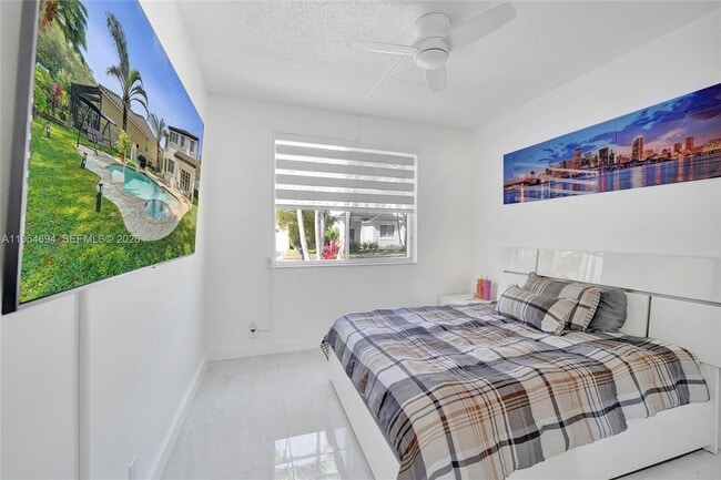 Building Photo - 1367 Camellia Cir