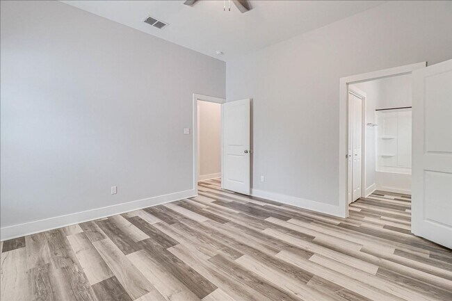 Building Photo - 5017 Moravian Dr