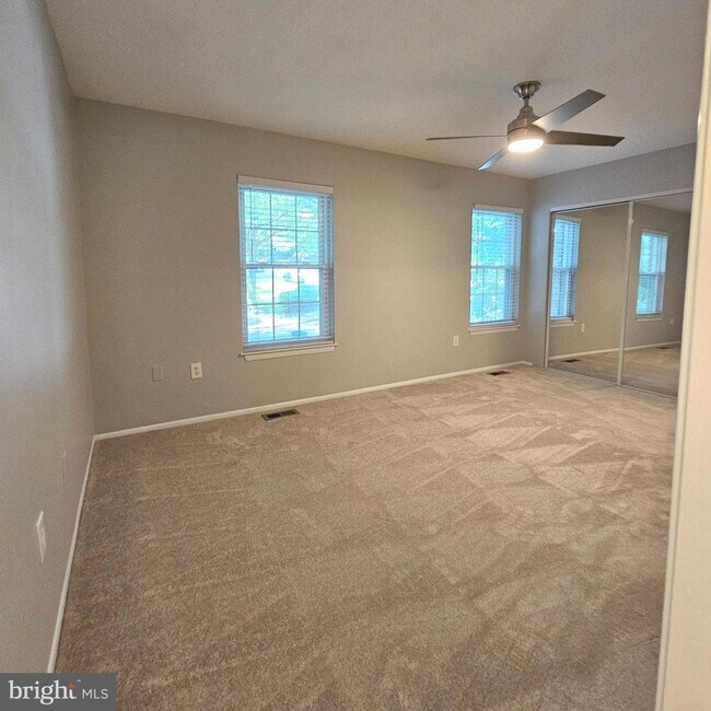Building Photo - 6430 Shannon Station Ct
