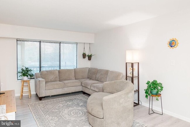 Building Photo - 9576 Jayhawk Terrace