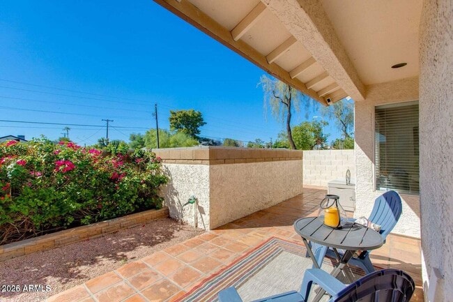 Building Photo - 2647 N Miller Rd