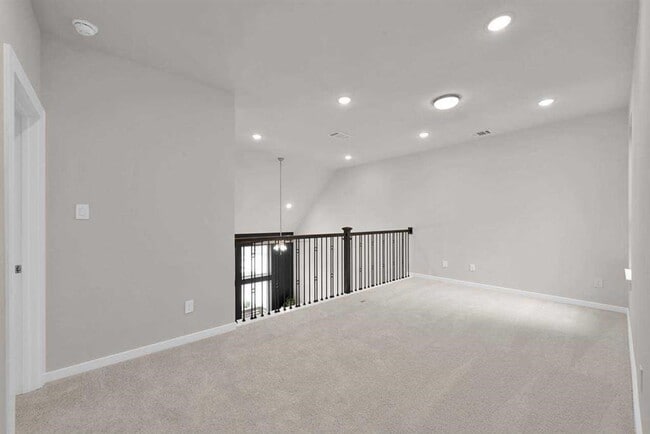 Building Photo - 16630 Lake Austin St