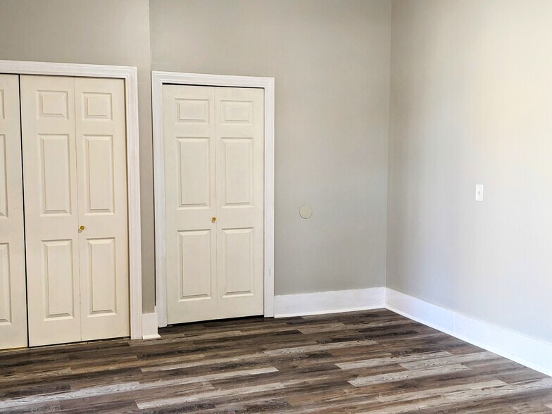 Building Photo - 1 Main St