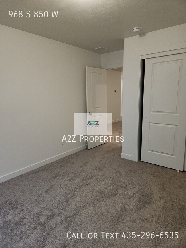 Building Photo - 968 S 850 W