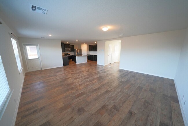 Building Photo - Like New Home in Red River Ranch (Cibolo) - Realtor Commission: $500