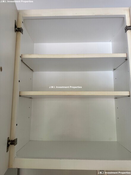 Building Photo - 90 Brainerd Rd