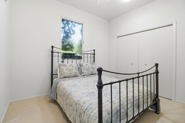 Building Photo - 64 Alejandra Ave