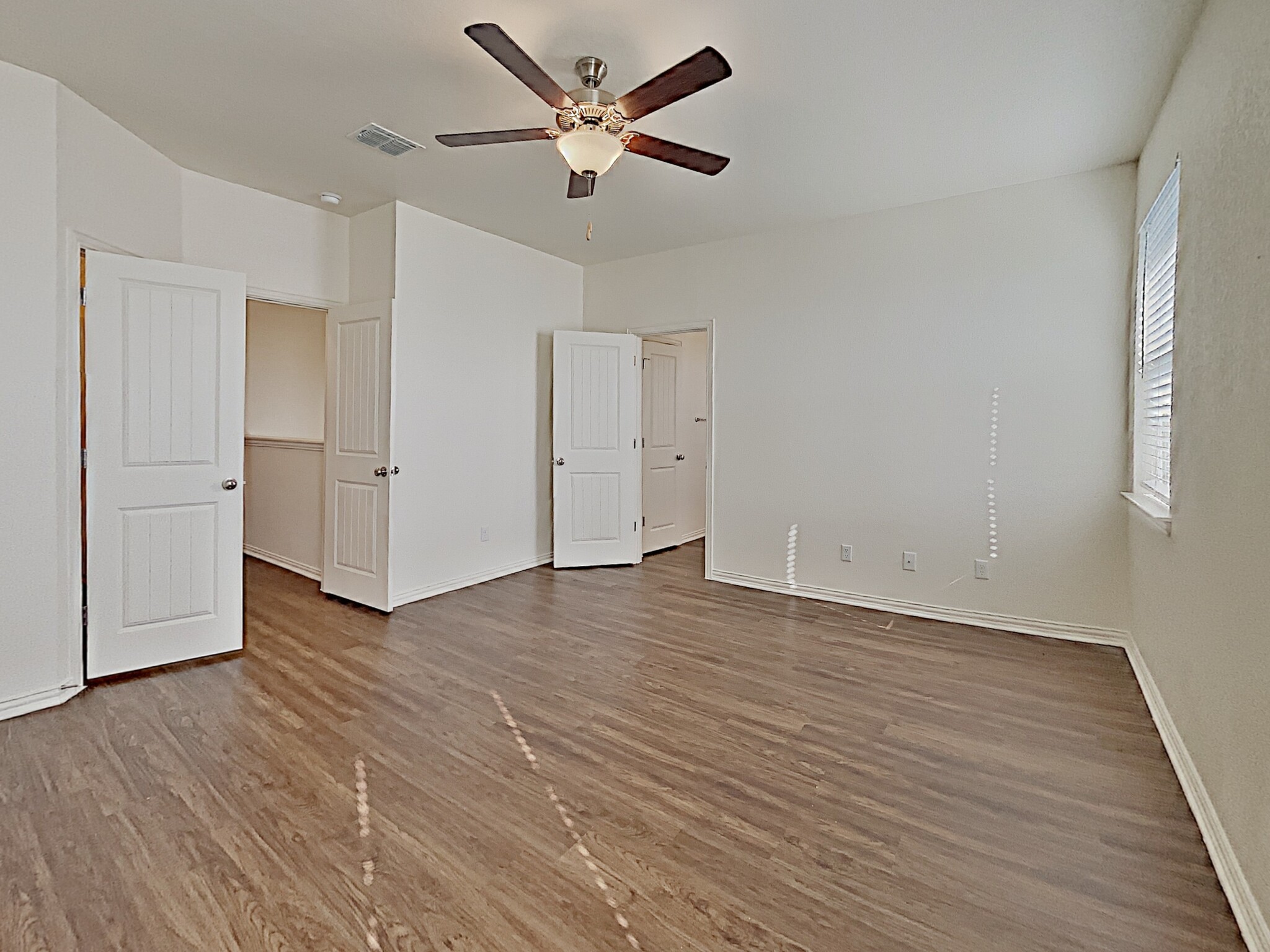 Building Photo - 2734 Lillybrook Ln