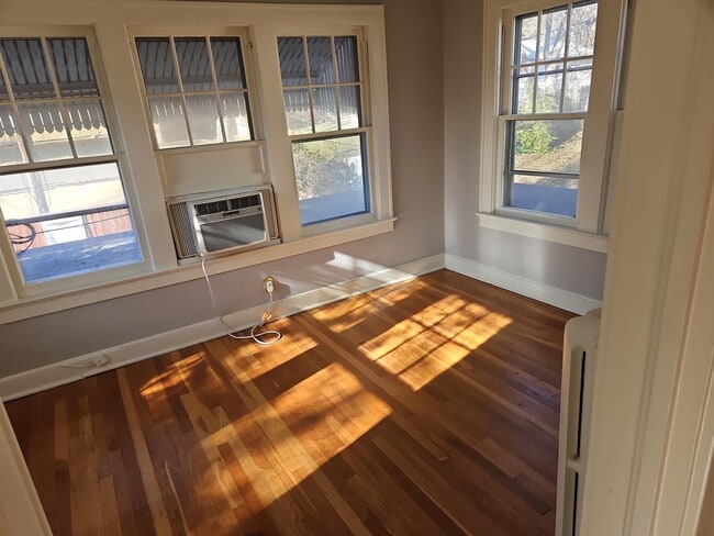 Building Photo - 4826 Jarboe St